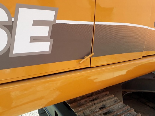 Брендирование экскаватора Case