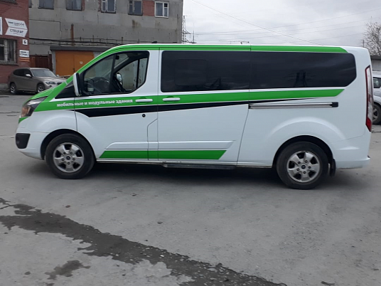 Оклейка машины пленкой