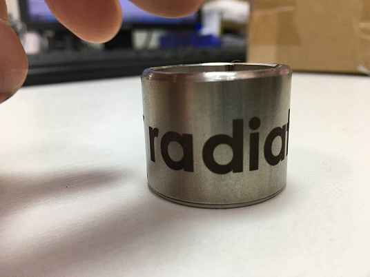 Гравировка на радиусных изделиях