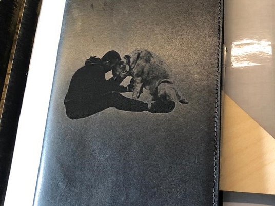 Гравировка на коже